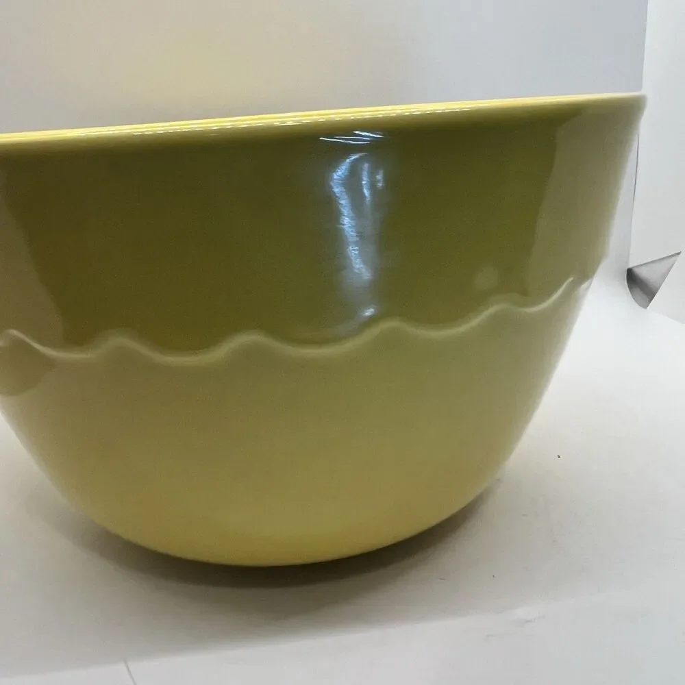 Crate & Barrel Large scallop Serving Bowl Yellow Stoneware 9.5